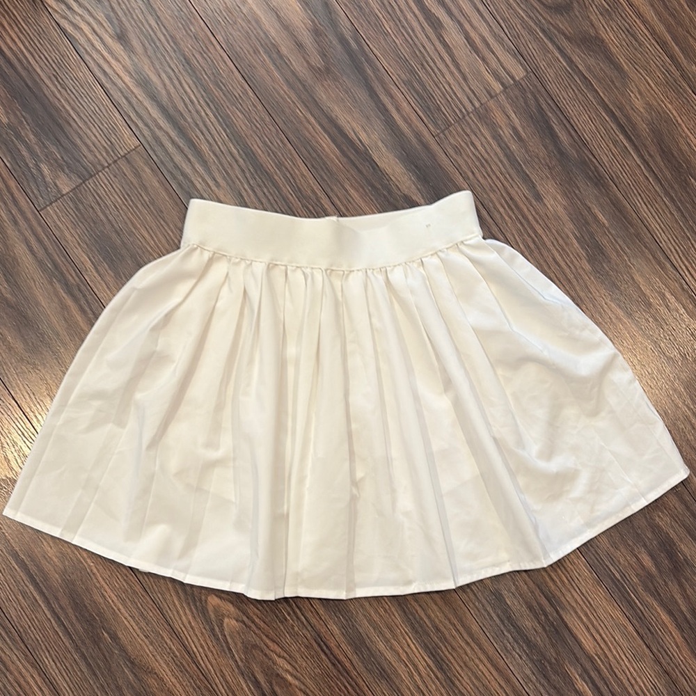 Simple White Pleated Skort -size Small - Picture 3 of 5
